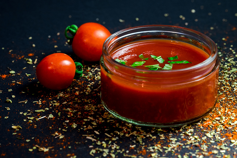 Applicazione con salsa di pomodoro