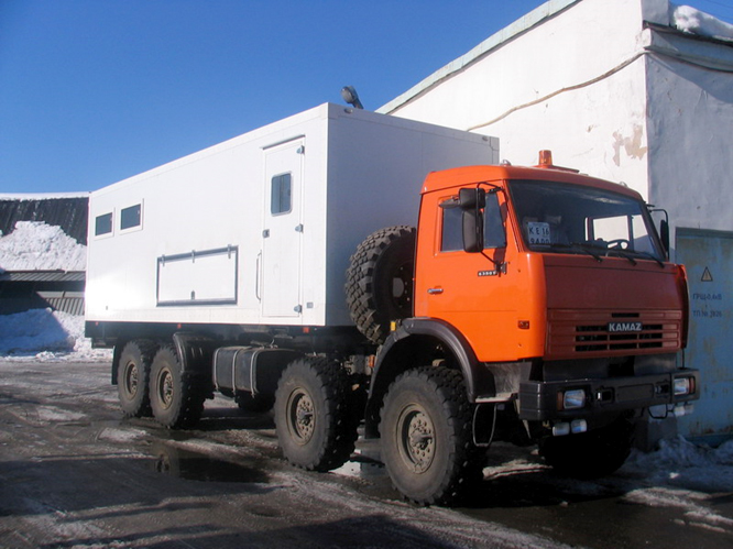 lubrication truck serving all kinds of equipment in the field