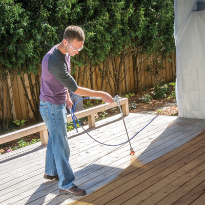 Quel produit choisir pour teindre ou peindre un patio en bois