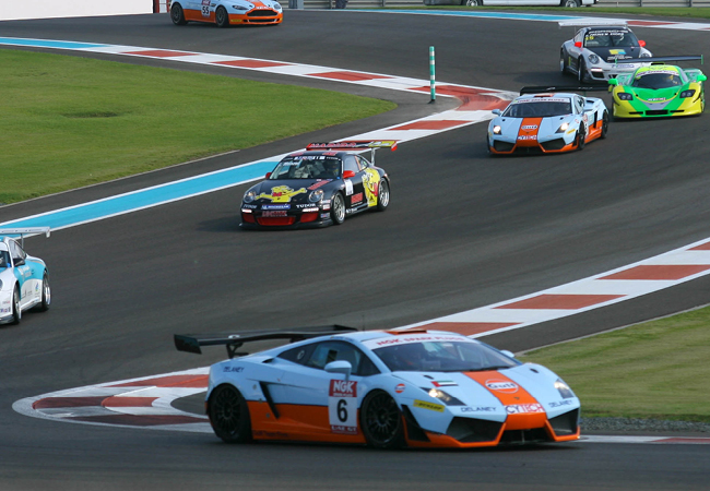 marquages de ligne sur un circuit de course réalisé avec un linelazer