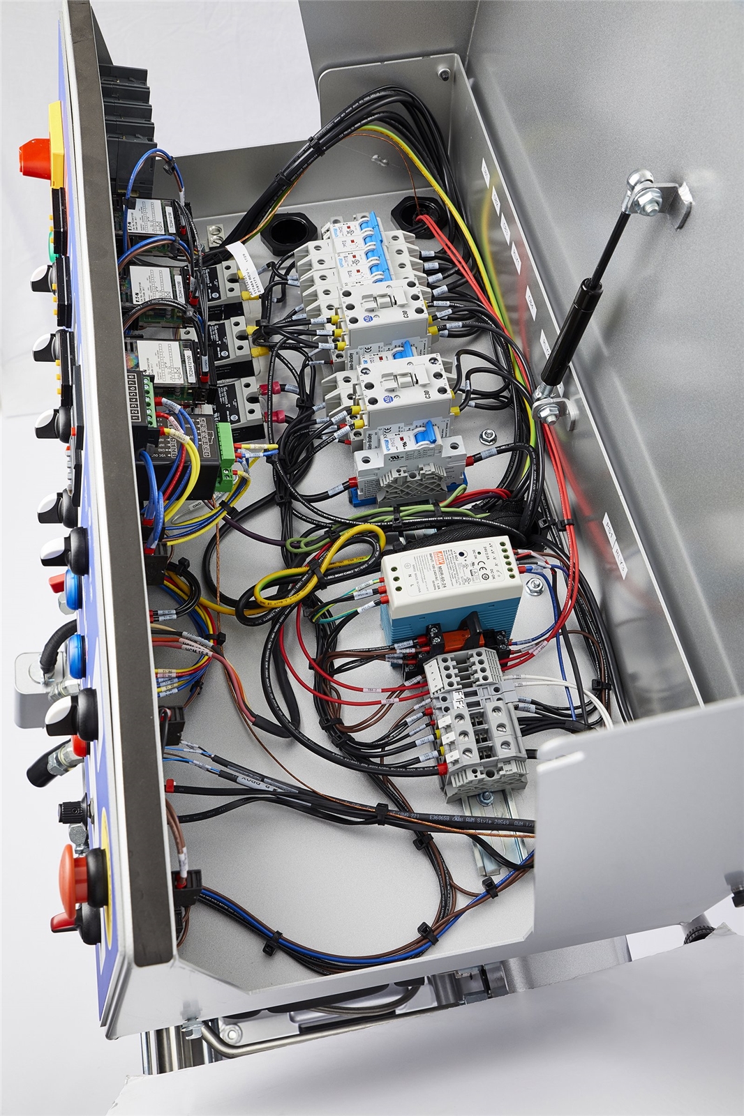 gusmer-GH2-cabinet