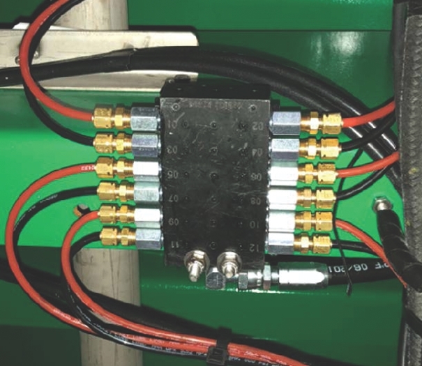 Category_Flow Divider Valves_Oil-Grease_On-Vehicle Auto Lube_VS_Alt_1